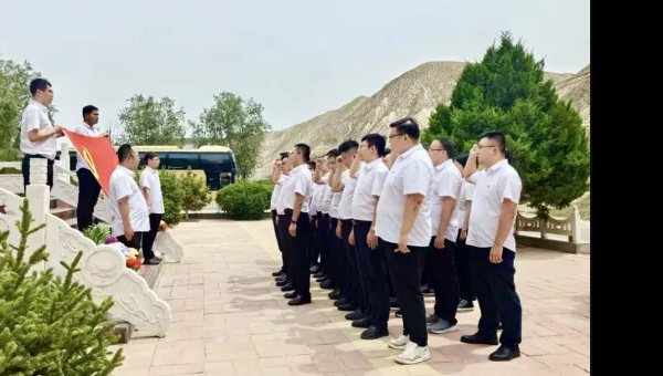 自2020年5月成立以來(lái)，四公司黨支部不斷將紅色引擎的驅(qū)動(dòng)力深度融入生產(chǎn)經(jīng)營(yíng)工作全鏈條，推動(dòng)各項(xiàng)工作持續(xù)向好、節(jié)節(jié)攀升，成為推動(dòng)企業(yè)高質(zhì)量發(fā)展的堅(jiān)強(qiáng)戰(zhàn)斗堡壘。筑牢思想根基強(qiáng)化政治引領(lǐng)四公司黨支部始終把